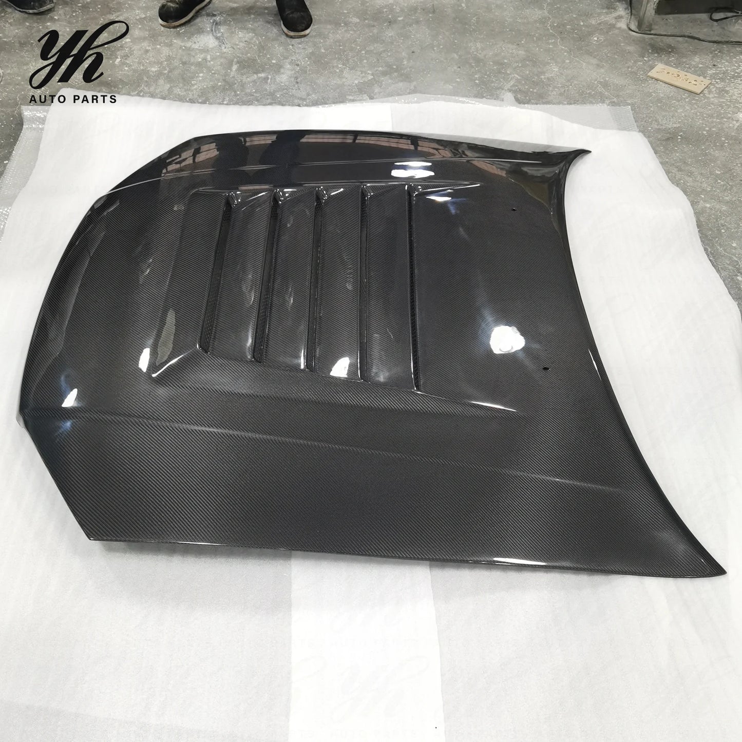 Carbon Fiber Engine Hood for Skyline R34 GTT