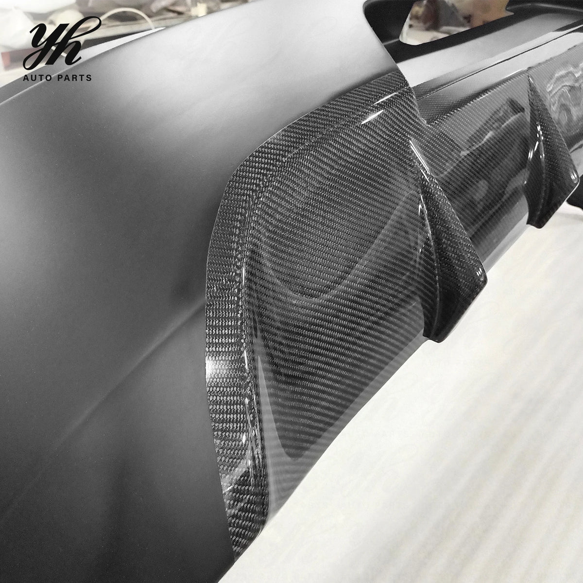 Yuhang Gloss Black Carbon Fiber Rear Bumper Body Kit for Mitsubishi Lancer Evolution 8 9 EVO IX CT9A Performance Parts